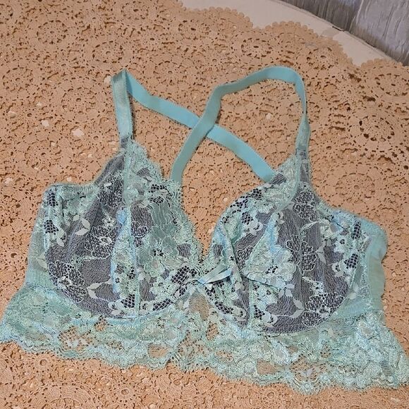 Lace Bralette in Mint Green - Picture 3 of 10